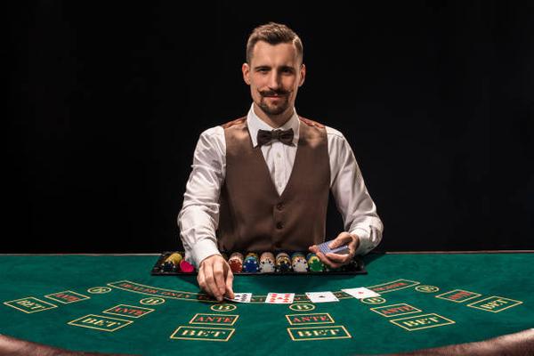 Discover Multiplayer Casino Formats with オンラインカジノ and Interactive Games