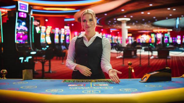 Discover Classic Roulette Wheels and Live Baccarat Entertainment on เว็บพนันออนไลน์