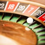 Online Casinos in UAE: Dealer Interaction in Plain English