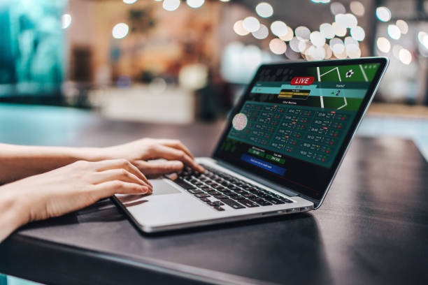 Comparing Online Poker Cambodia Interfaces and Features